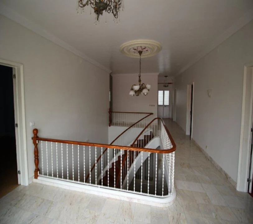 Moradia T4 para Venda em Rabo de Peixe Foto 13