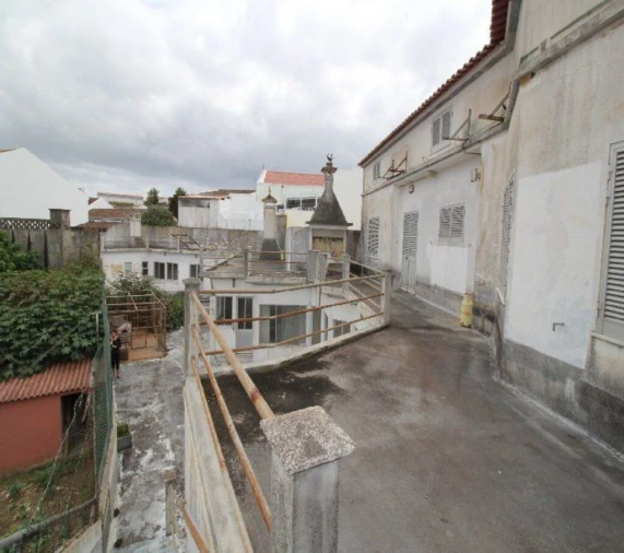 Moradia T4 para Venda em Rabo de Peixe Foto 26