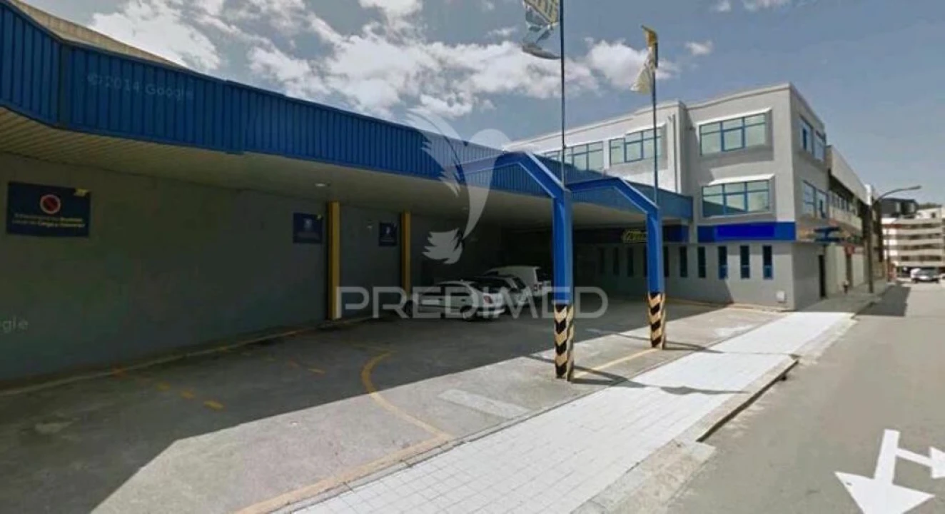 Armazém para Venda em Ramalde Foto 1