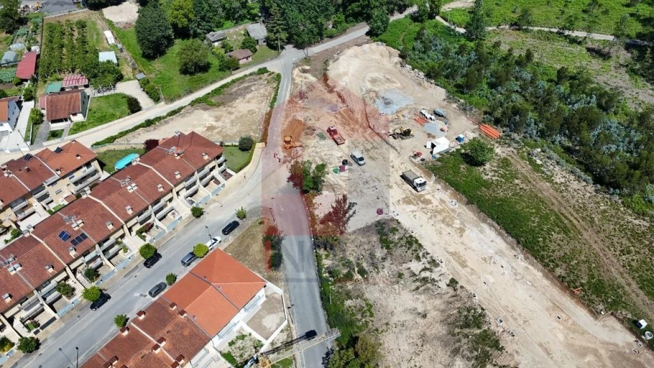 Terreno para Venda em Loureira Foto 43