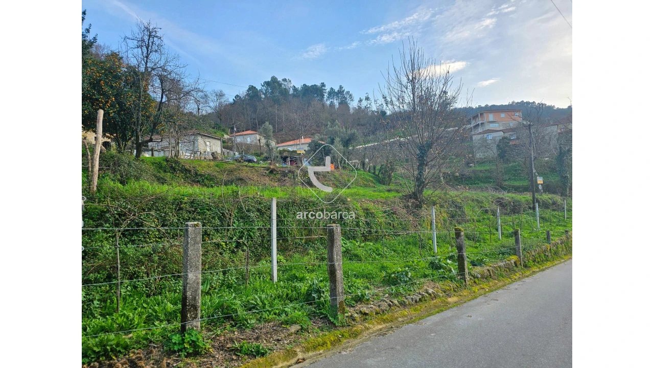 Terreno para Venda em Crasto, Ruivos e Grovelas Foto 1