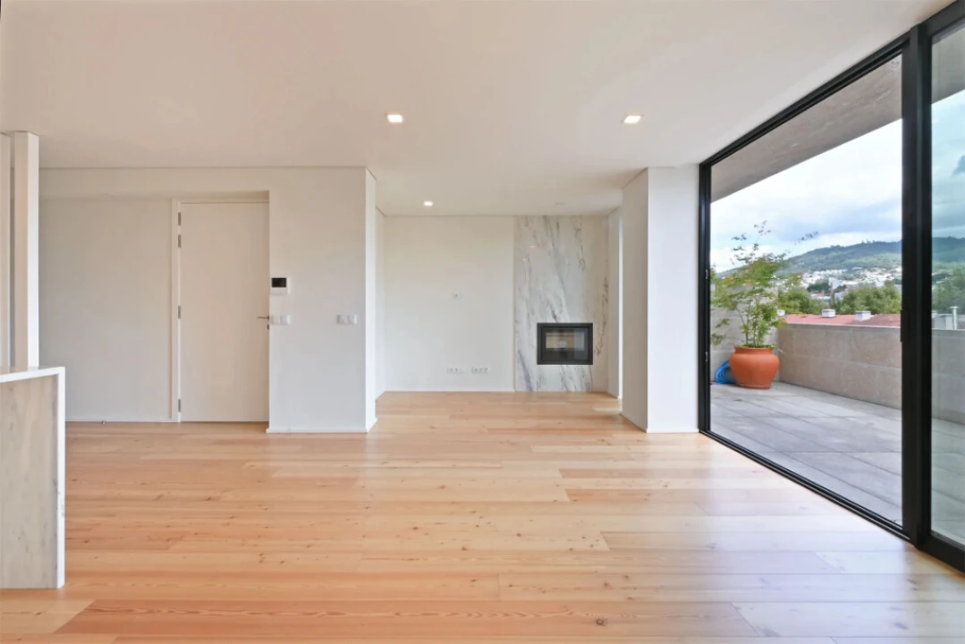 Apartamento T2 para Venda em Creixomil Foto 2