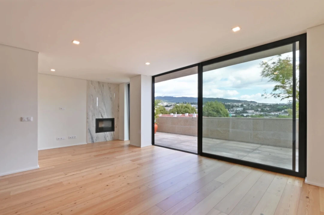 Apartamento T2 para Venda em Creixomil Foto 3