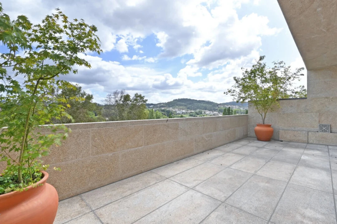 Apartamento T2 para Venda em Creixomil Foto 1