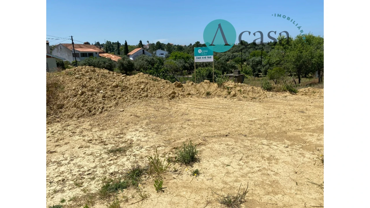 Terreno para Venda em Serra e Junceira Foto 2