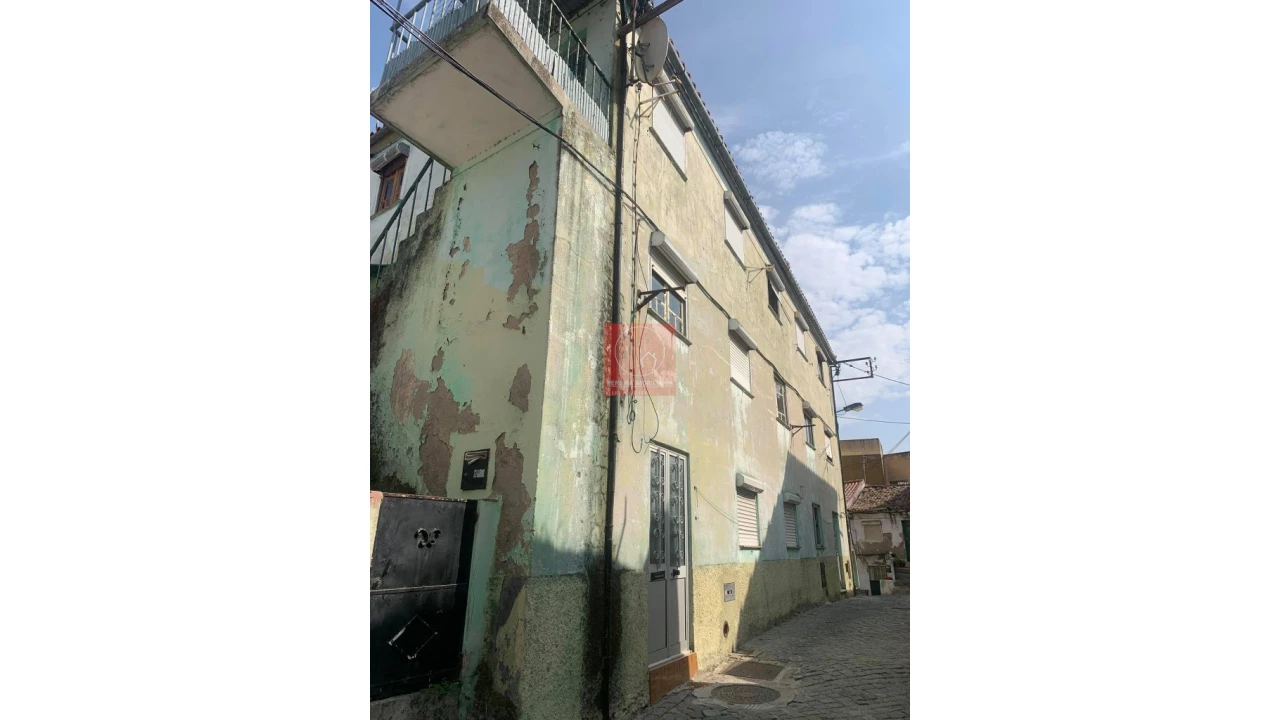 Prédio para Venda em Peso da Régua e Godim Foto 2