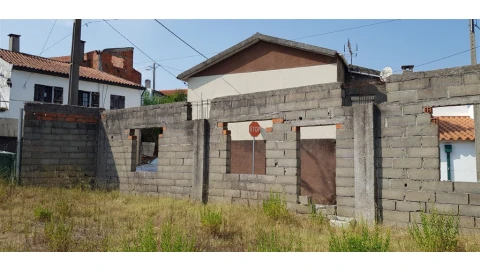 Terreno para Venda em Souselas e Botão
