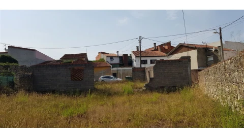 Terreno para Venda em Souselas e Botão