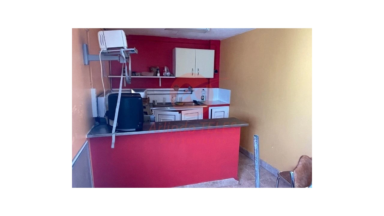 Armazém para Venda em Praia da Vitoria (Santa Cruz) Foto 65