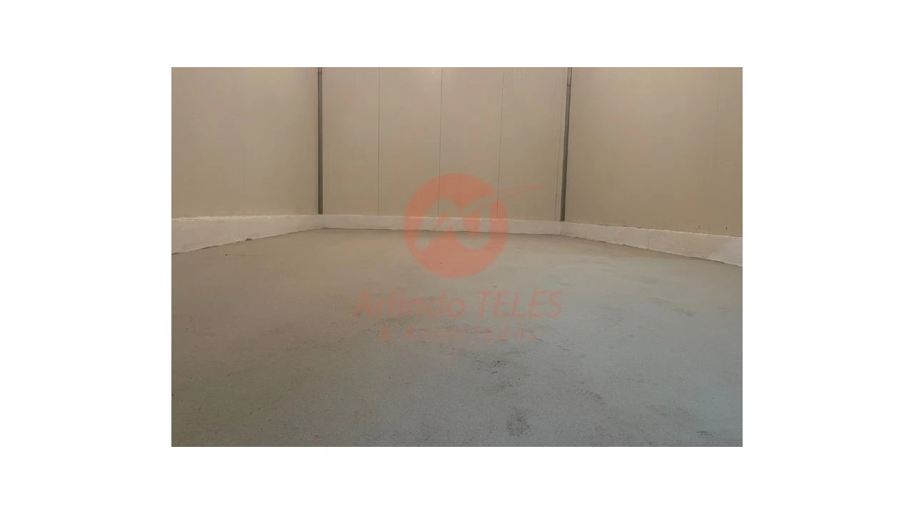 Armazém para Venda em Praia da Vitoria (Santa Cruz) Foto 24