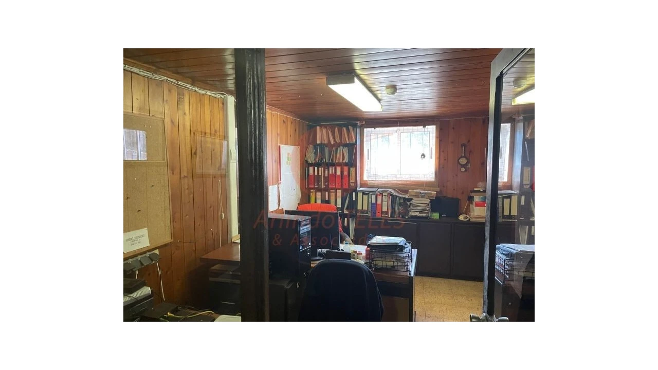 Armazém para Venda em Praia da Vitoria (Santa Cruz) Foto 51