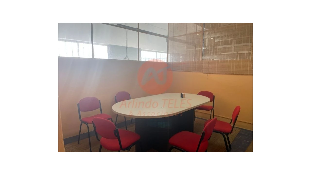 Armazém para Venda em Praia da Vitoria (Santa Cruz) Foto 48