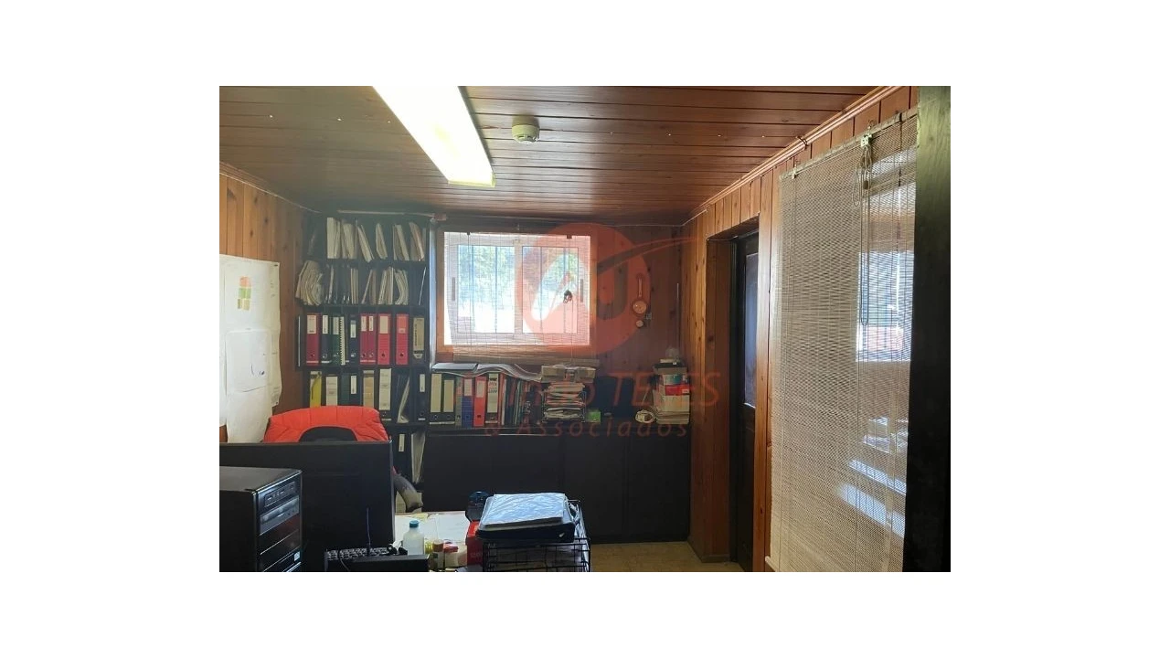 Armazém para Venda em Praia da Vitoria (Santa Cruz) Foto 52