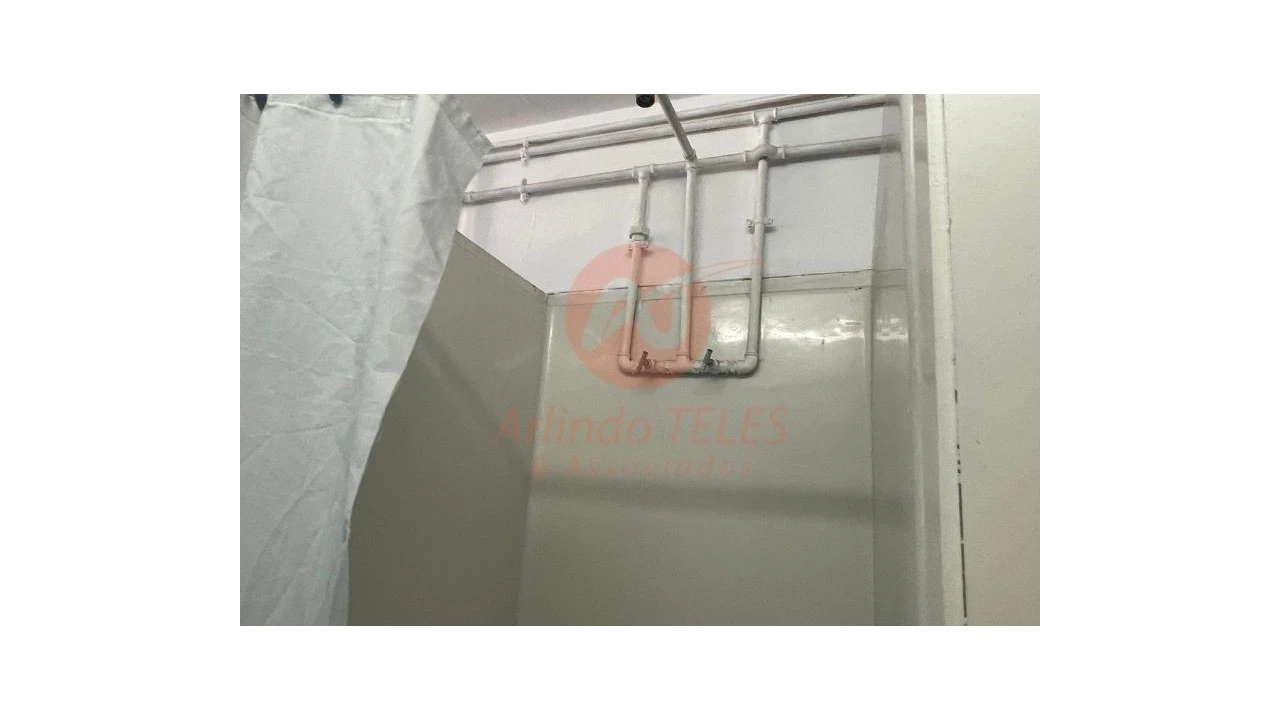 Armazém para Venda em Praia da Vitoria (Santa Cruz) Foto 58