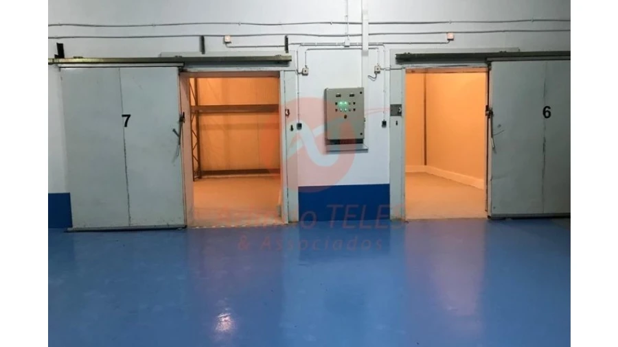 Armazém para Venda em Praia da Vitoria (Santa Cruz) Foto 44