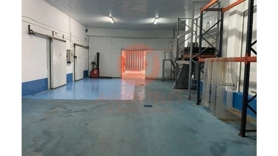 Armazém para Venda em Praia da Vitoria (Santa Cruz) Foto 22