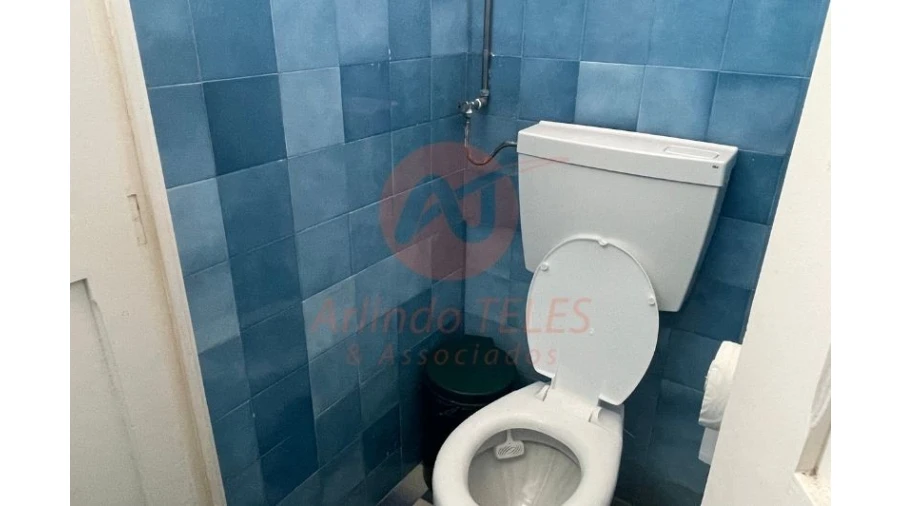 Armazém para Venda em Praia da Vitoria (Santa Cruz) Foto 59