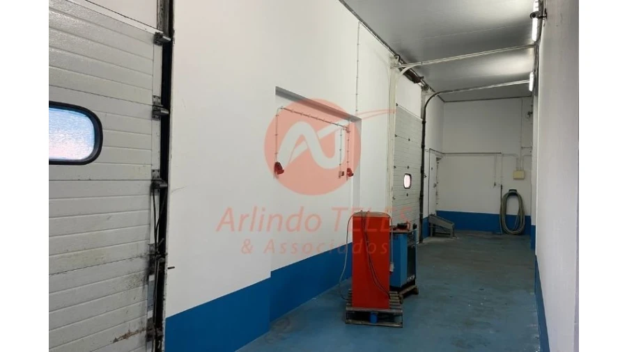 Armazém para Venda em Praia da Vitoria (Santa Cruz) Foto 37