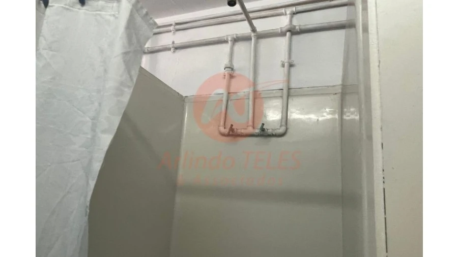 Armazém para Venda em Praia da Vitoria (Santa Cruz) Foto 58