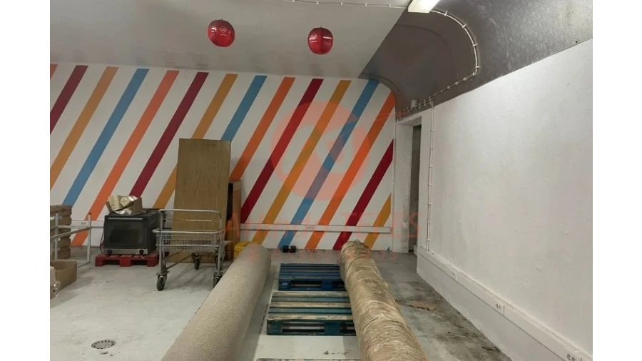 Armazém para Venda em Praia da Vitoria (Santa Cruz) Foto 69