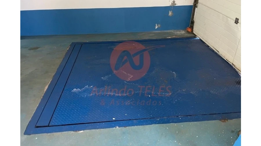Armazém para Venda em Praia da Vitoria (Santa Cruz) Foto 38