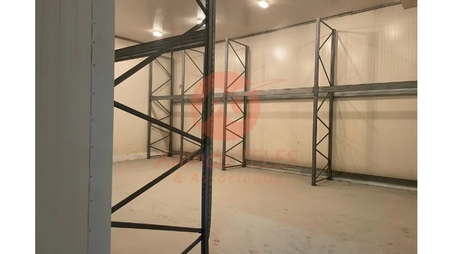 Armazém para Venda em Praia da Vitoria (Santa Cruz) Foto 27