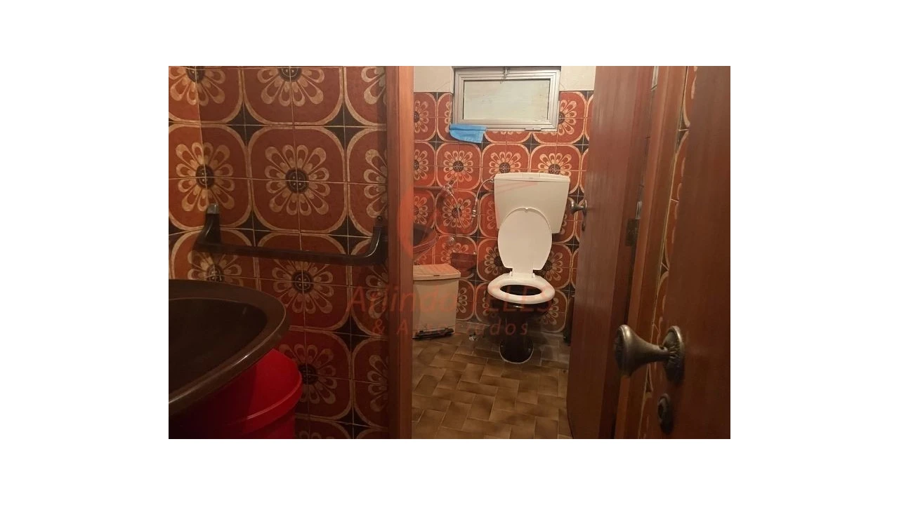 Armazém para Venda em Praia da Vitoria (Santa Cruz) Foto 67