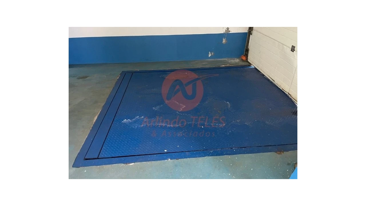 Armazém para Venda em Praia da Vitoria (Santa Cruz) Foto 38