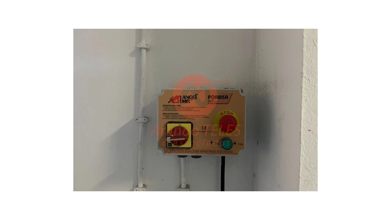 Armazém para Venda em Praia da Vitoria (Santa Cruz) Foto 39