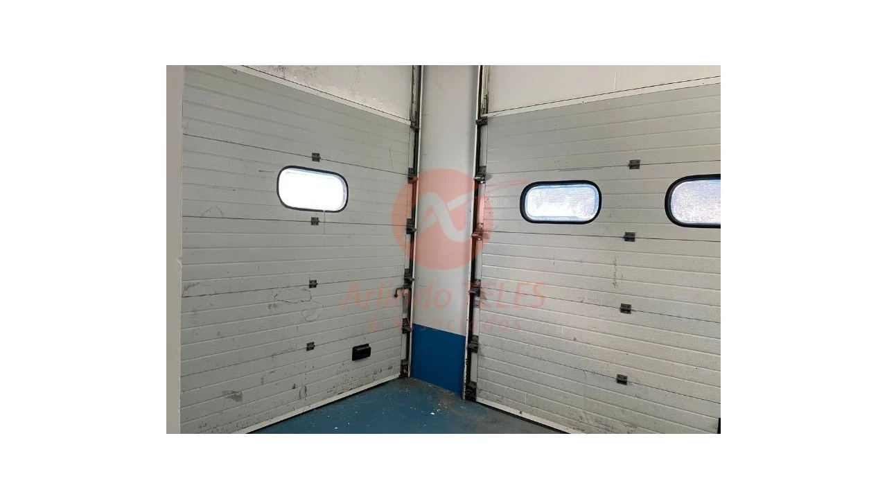 Armazém para Venda em Praia da Vitoria (Santa Cruz) Foto 36