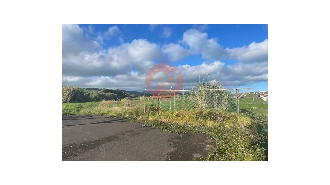 Armazém para Venda em Praia da Vitoria (Santa Cruz) Foto 76