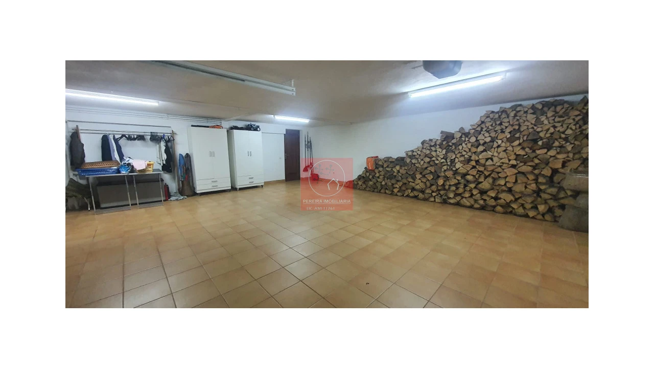 Moradia T5 para Venda em Arcozelo Foto 4