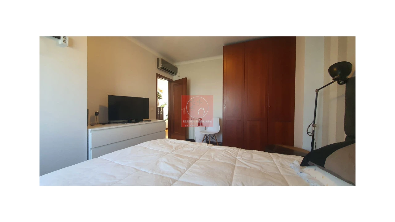 Moradia T5 para Venda em Arcozelo Foto 16