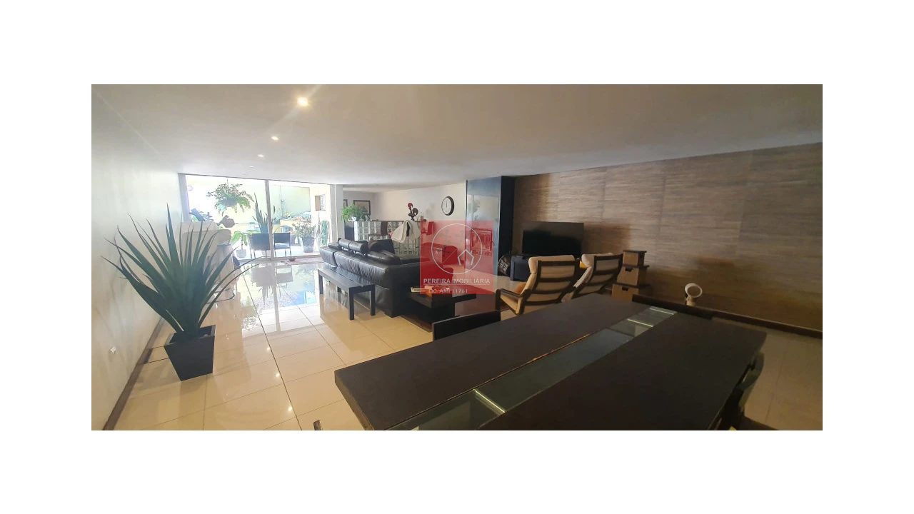 Moradia T5 para Venda em Arcozelo Foto 2