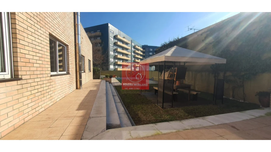 Moradia T5 para Venda em Arcozelo Foto 21