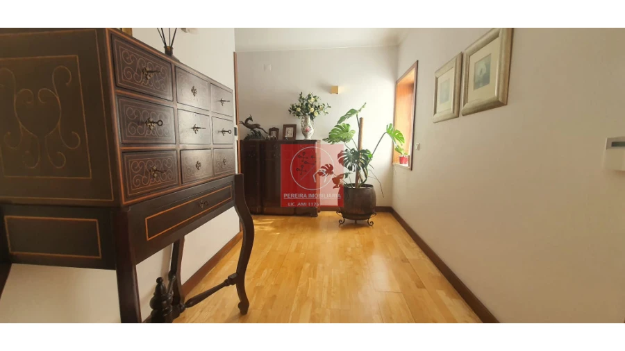 Moradia T5 para Venda em Arcozelo Foto 18