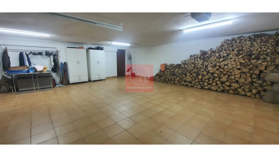 Moradia T5 para Venda em Arcozelo Foto 4