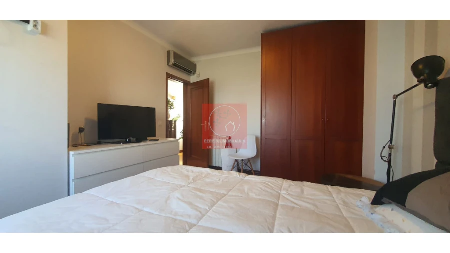 Moradia T5 para Venda em Arcozelo Foto 16