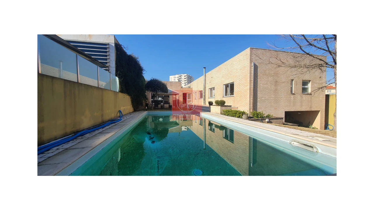 Moradia T5 para Venda em Arcozelo Foto 23