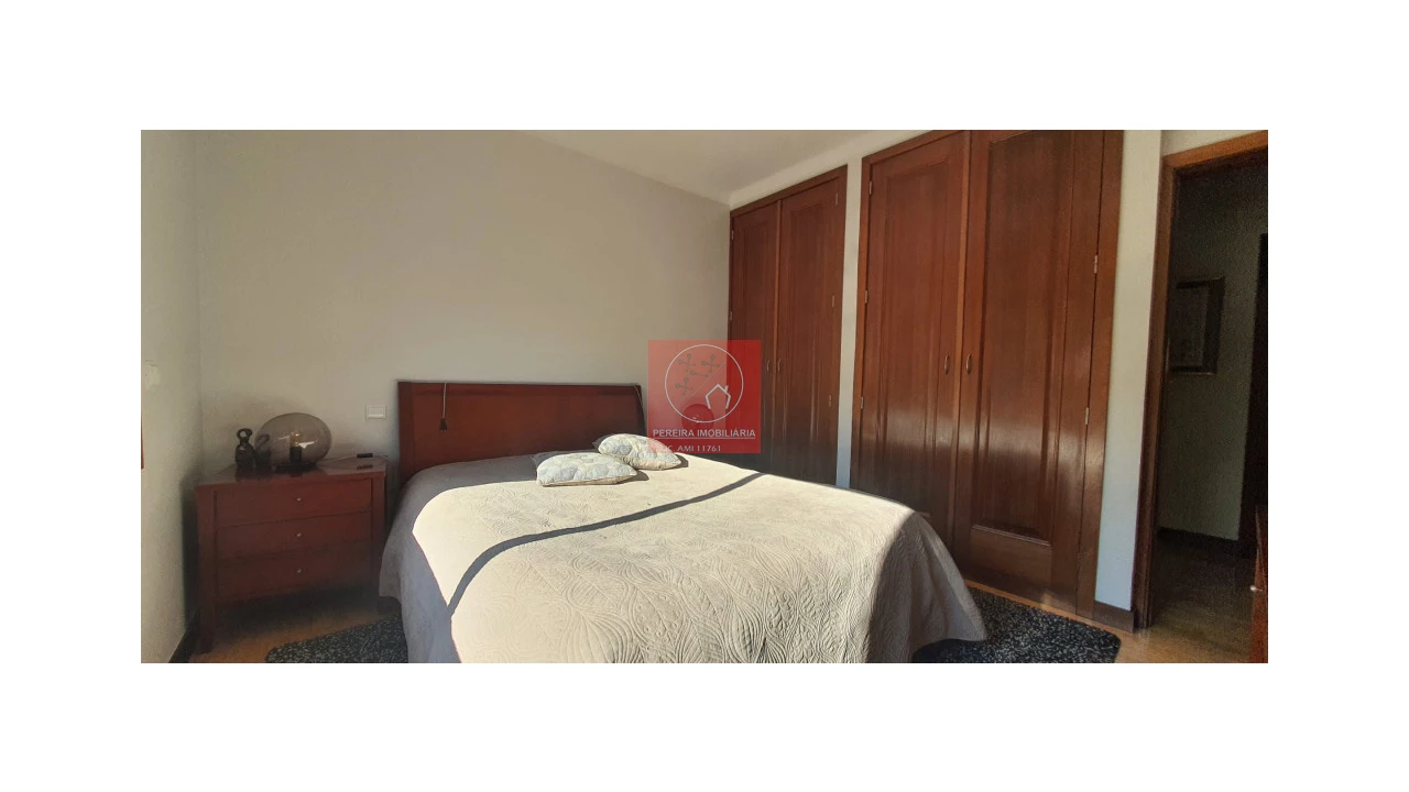 Moradia T5 para Venda em Arcozelo Foto 14