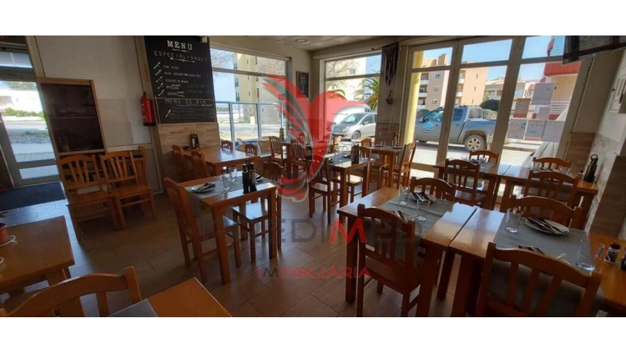 Loja para Venda em Bensafrim e Barão de São João