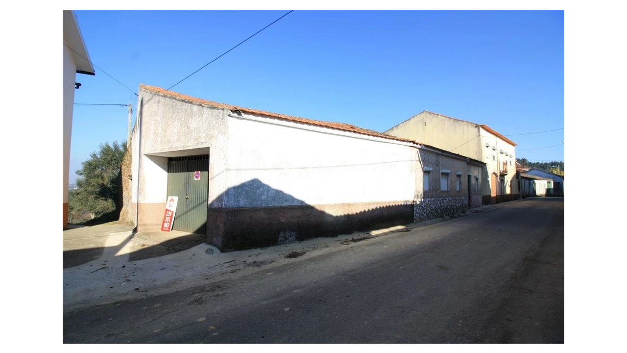 Moradia T3 para Venda em Friúmes e Paradela Foto 7