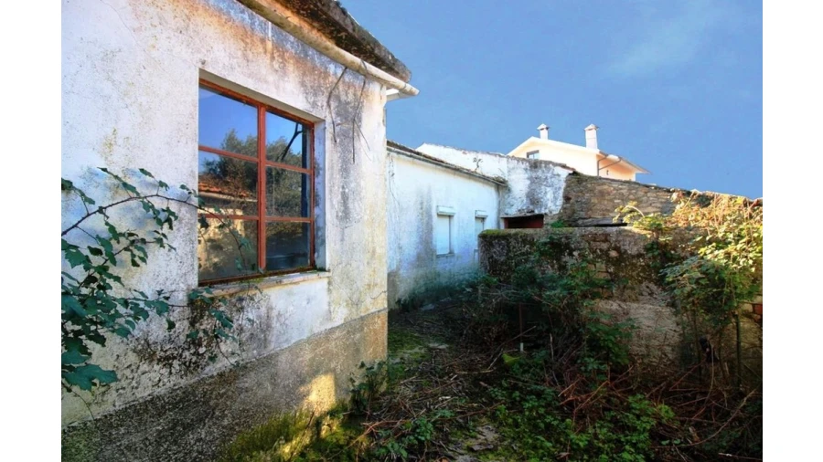 Moradia T3 para Venda em Friúmes e Paradela Foto 1