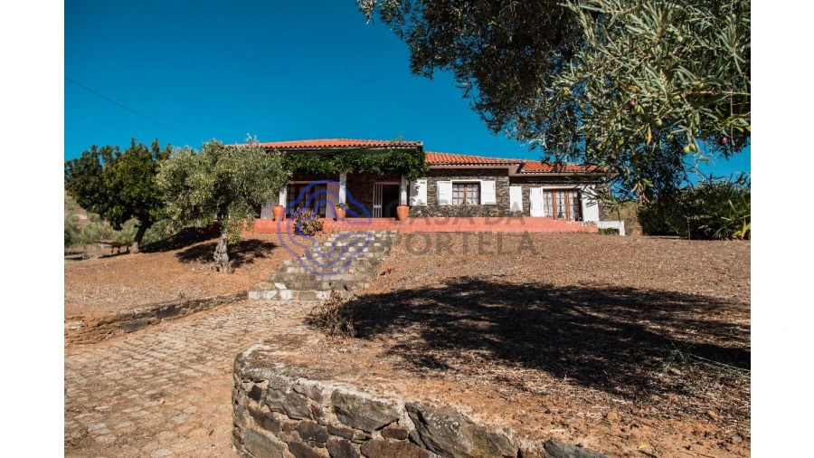 Quinta T5 para Venda em Meirinhos Foto 3