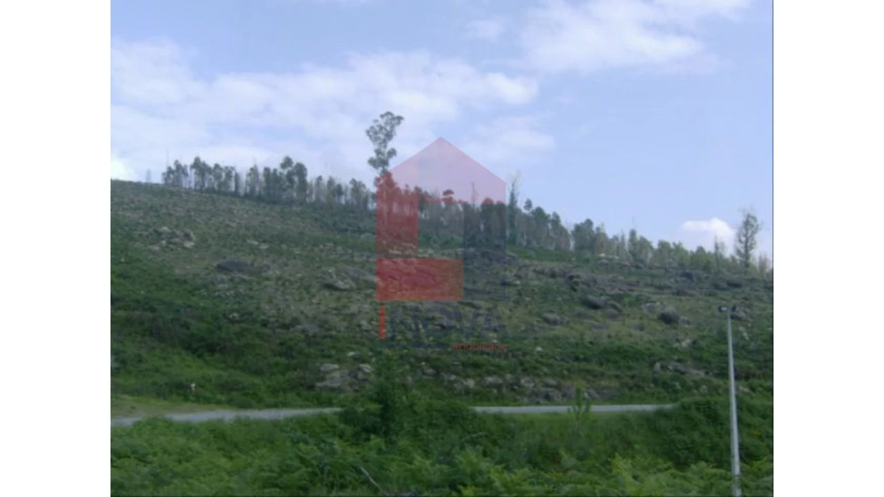 Terreno para Venda em Dossãos Foto 1