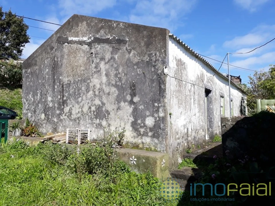 Moradia T2 para Venda em Feteira Foto 8