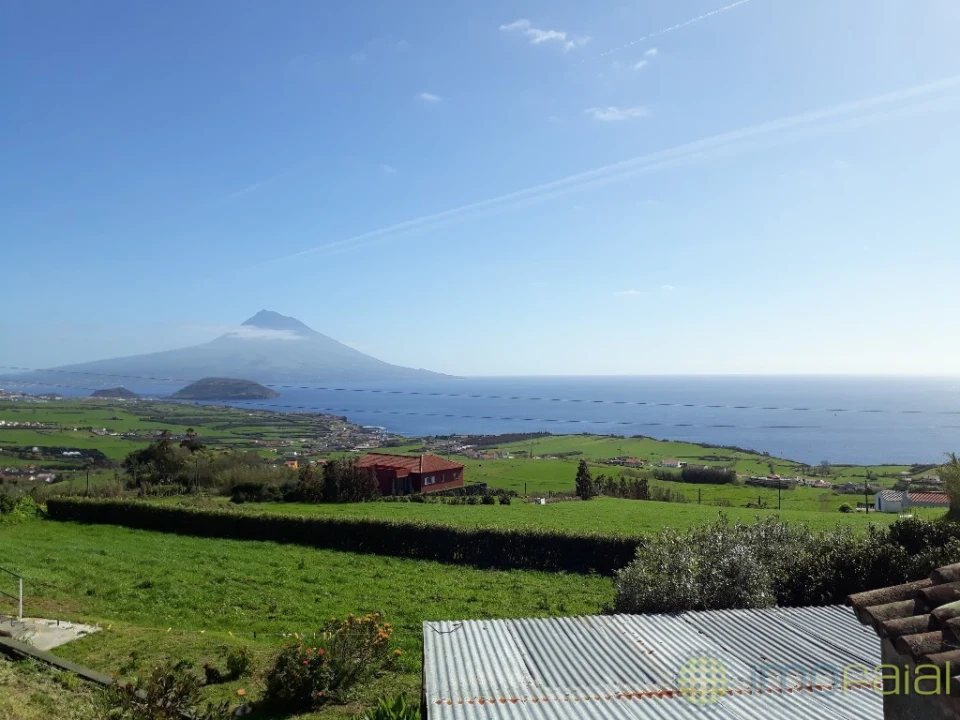 Moradia T2 para Venda em Feteira Foto 1