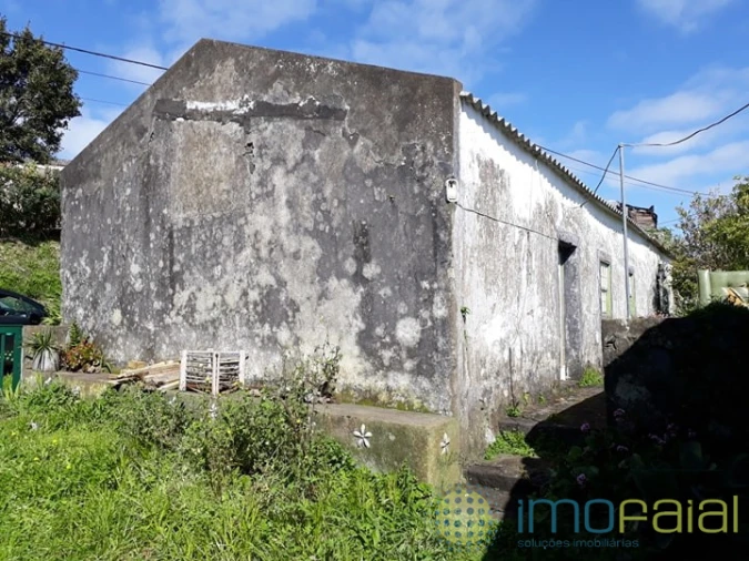 Moradia T2 para Venda em Feteira Foto 8