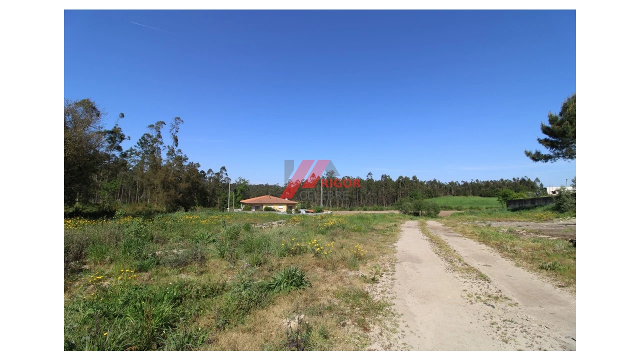 Terreno para Venda em Macieira da Maia Foto 1