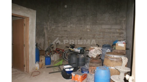 Garagem para Venda em Escalos de Baixo e Mata